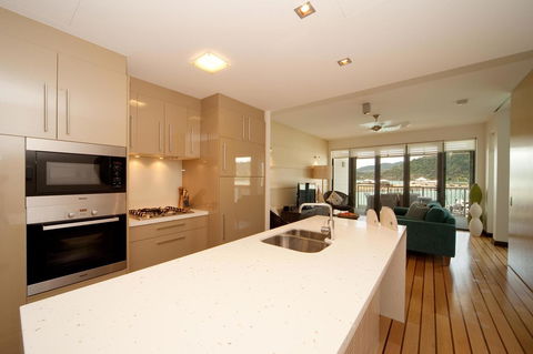 The Boathouse Apartments - Sydneys Hotel 11