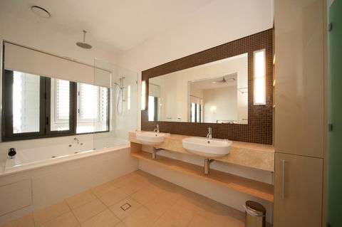The Boathouse Apartments - Sydneys Hotel 16