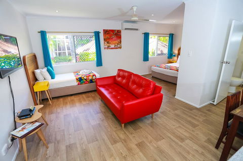 Port Douglas Motel - Sydneys Hotel 4