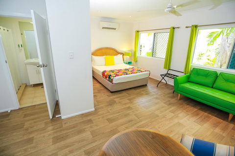 Port Douglas Motel - Sydneys Hotel 11
