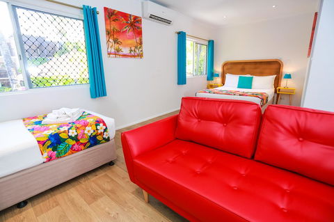 Port Douglas Motel - Sydneys Hotel 5
