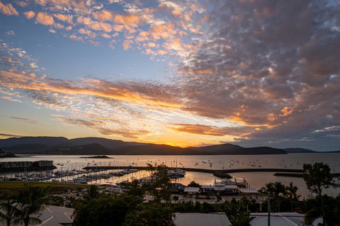 Sunlit Waters Studio Apartments - Sydneys Hotel 16