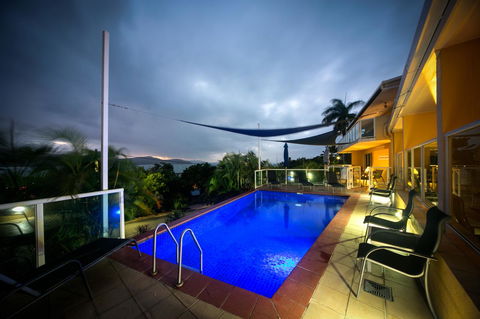 Sunlit Waters Studio Apartments - Sydneys Hotel 2