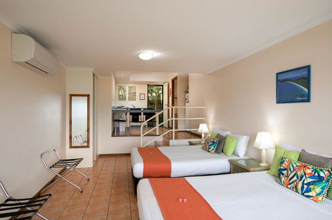 Sunlit Waters Studio Apartments - Sydneys Hotel 29