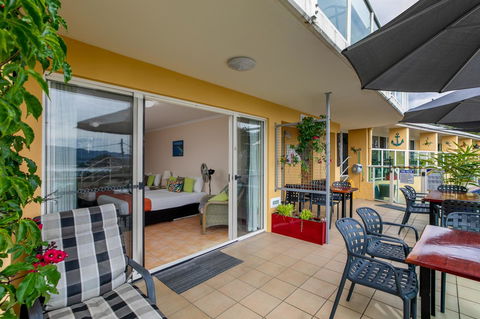 Sunlit Waters Studio Apartments - Sydneys Hotel 31