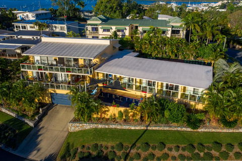 Sunlit Waters Studio Apartments - Sydneys Hotel 8