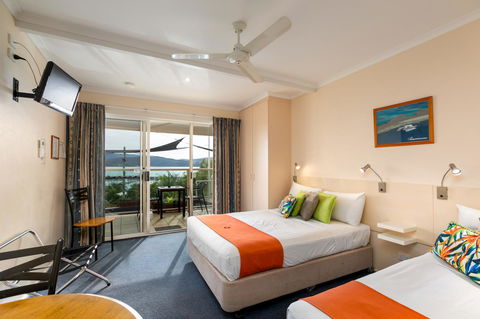 Sunlit Waters Studio Apartments - Sydneys Hotel 19