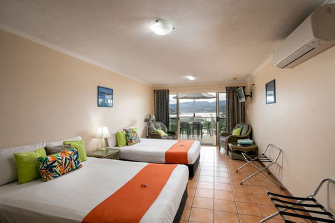 Sunlit Waters Studio Apartments - Sydneys Hotel 23