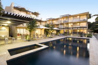 Book Elliott Heads Accommodation Vacations Sydneys Hotel Sydneys Hotel