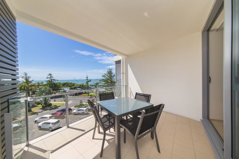 Salt Yeppoon - Sydneys Hotel 0