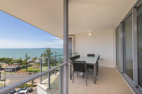 Salt Yeppoon - Sydneys Hotel 2