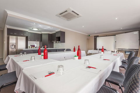 Platinum International - Sydneys Hotel 41