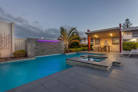 Platinum International - Sydneys Hotel 24