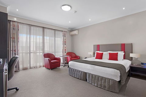 Platinum International - Sydneys Hotel 16