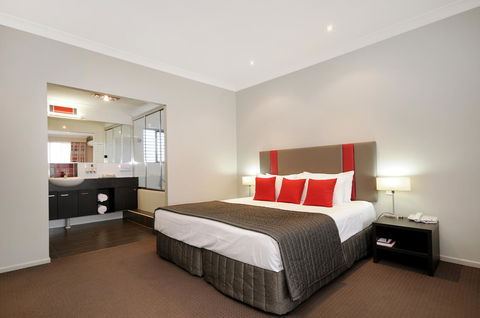 Platinum International - Sydneys Hotel 18