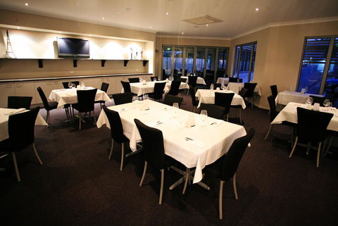 Platinum International - Sydneys Hotel 15
