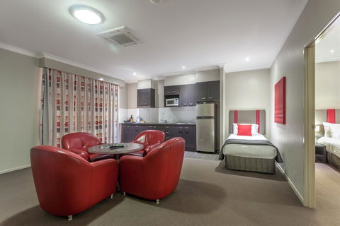 Platinum International - Sydneys Hotel 33
