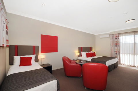 Platinum International - Sydneys Hotel 8