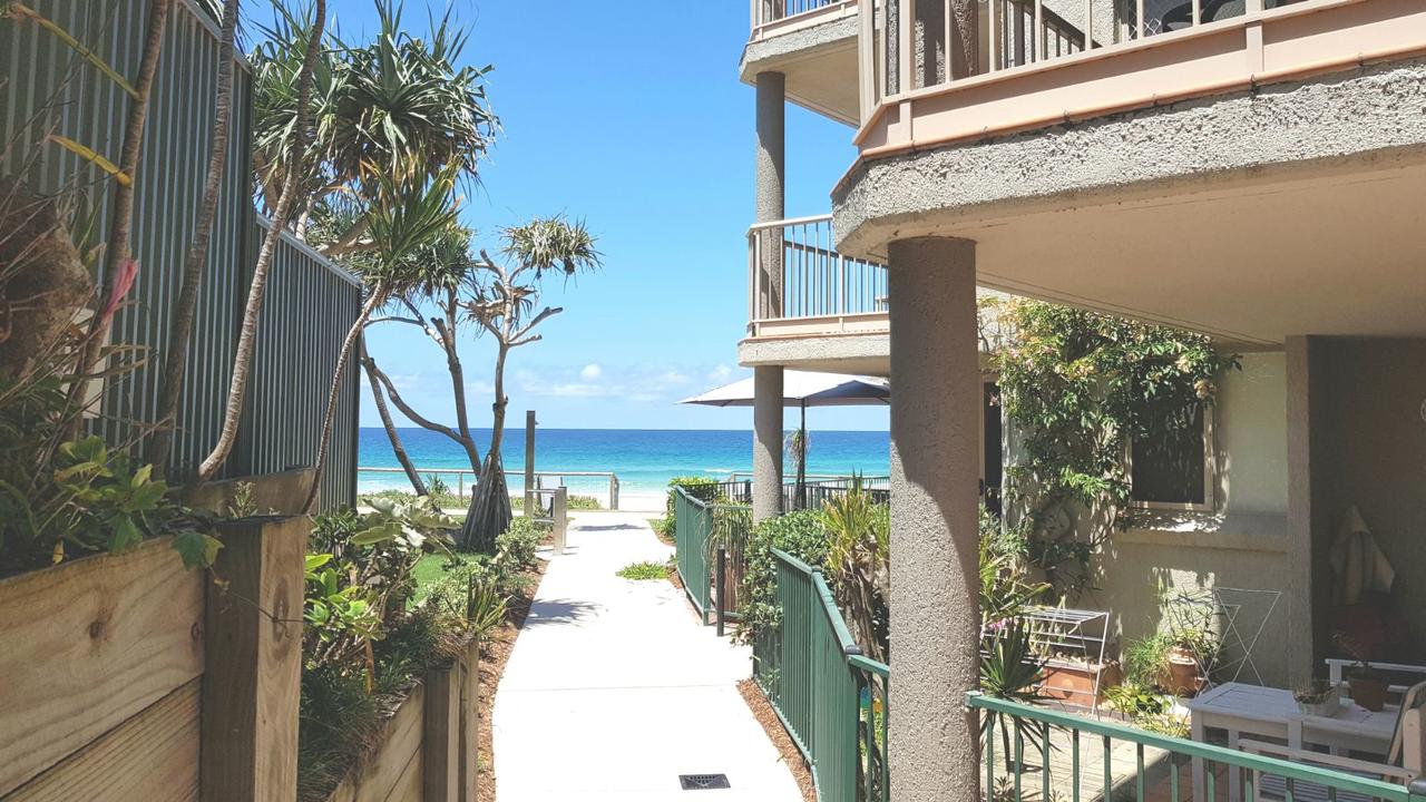 Currumbin QLD Sydneys Hotel