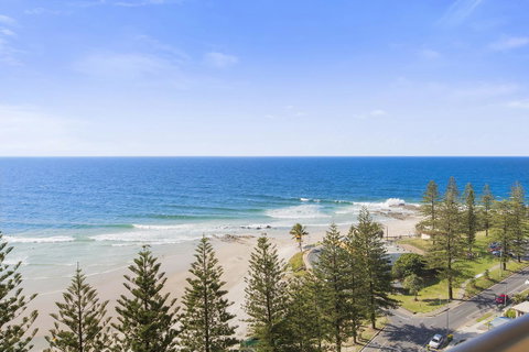 Columbia Beachfront Apartments On Rainbow Bay - Sydneys Hotel 42