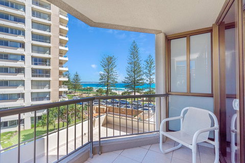Columbia Beachfront Apartments On Rainbow Bay - Sydneys Hotel 14