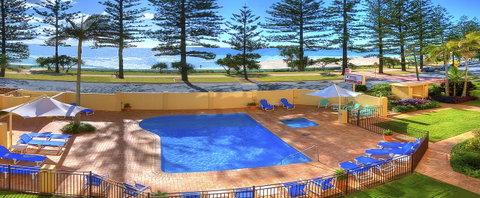 Columbia Beachfront Apartments On Rainbow Bay - Sydneys Hotel 2