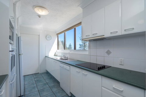 Columbia Beachfront Apartments On Rainbow Bay - Sydneys Hotel 7