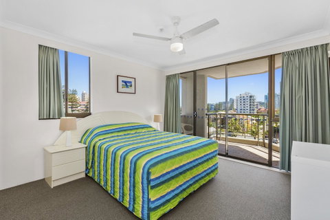 Columbia Beachfront Apartments On Rainbow Bay - Sydneys Hotel 20