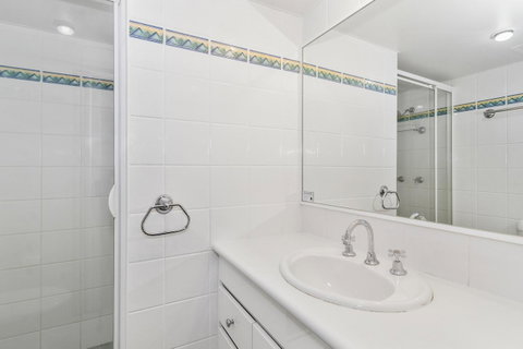 Columbia Beachfront Apartments On Rainbow Bay - Sydneys Hotel 31