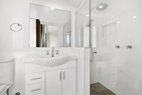 Columbia Beachfront Apartments On Rainbow Bay - Sydneys Hotel 19