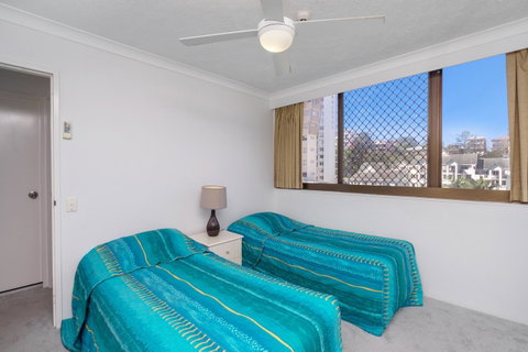 Columbia Beachfront Apartments On Rainbow Bay - Sydneys Hotel 10