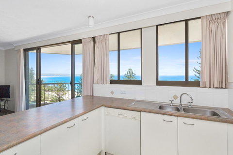 Columbia Beachfront Apartments On Rainbow Bay - Sydneys Hotel 38