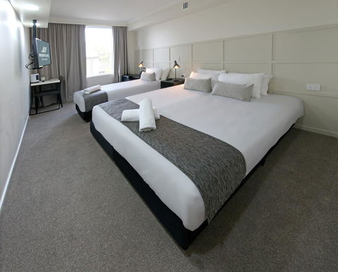 Woodroffe Hotel - Sydneys Hotel 13