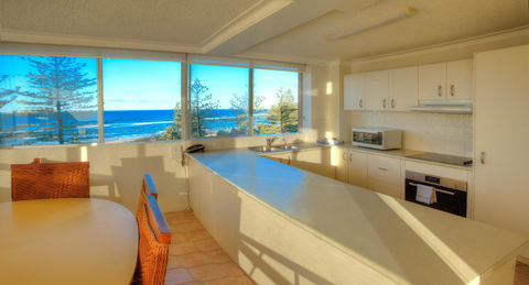 Oceania On Burleigh Beach - Sydneys Hotel 3