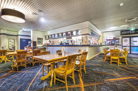 Nightcap At Atherton Hotel - Sydneys Hotel 8