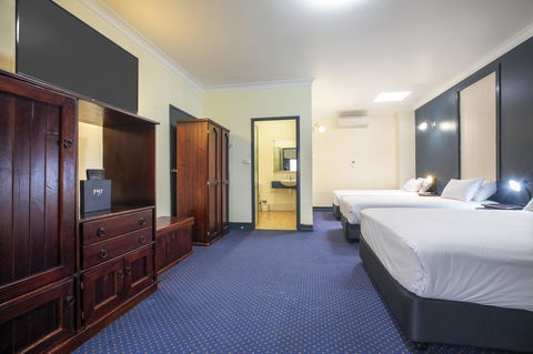 Nightcap At Atherton Hotel - Sydneys Hotel 16