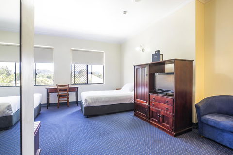 Nightcap At Atherton Hotel - Sydneys Hotel 1