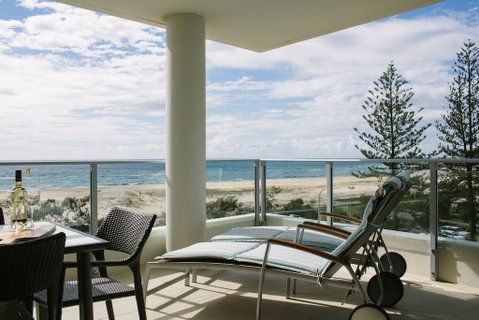 Pure Kirra - Sydneys Hotel 1