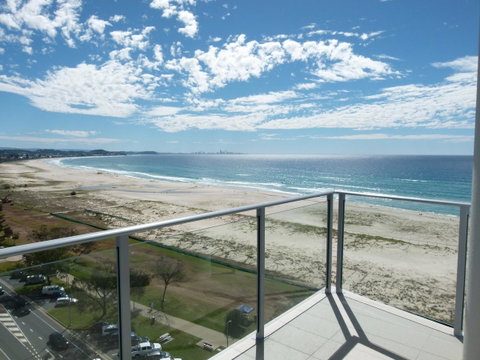 Pure Kirra - Sydneys Hotel 0