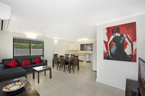 Townsville Holiday Apartments - Sydneys Hotel 20