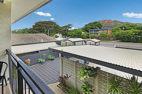 Townsville Holiday Apartments - Sydneys Hotel 12