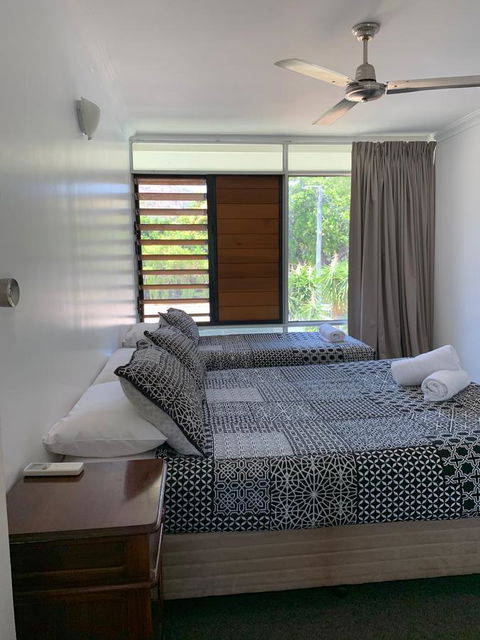 Townsville Holiday Apartments - Sydneys Hotel 7