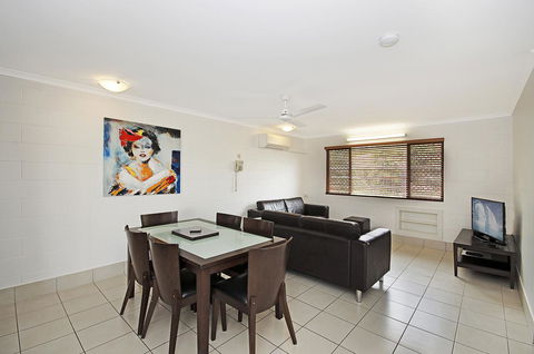 Townsville Holiday Apartments - Sydneys Hotel 21