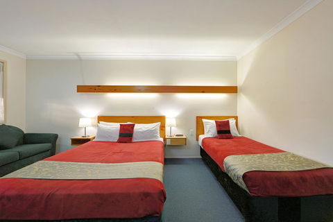 Smart Motels Bert Hinkler - Sydneys Hotel 9