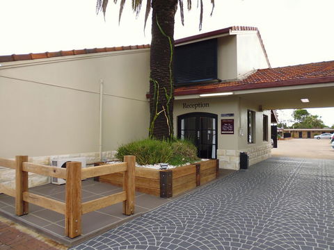 Burke & Wills Motor Inn - Sydneys Hotel 6