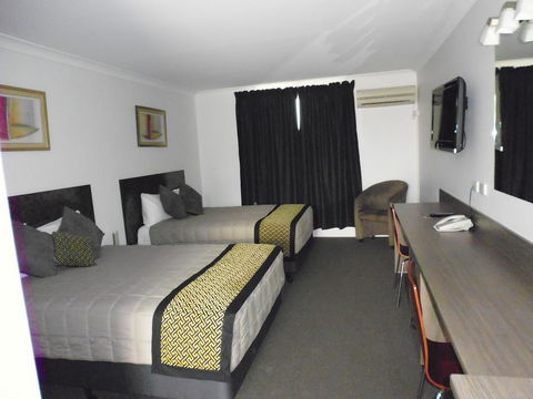Burke & Wills Motor Inn - Sydneys Hotel 24