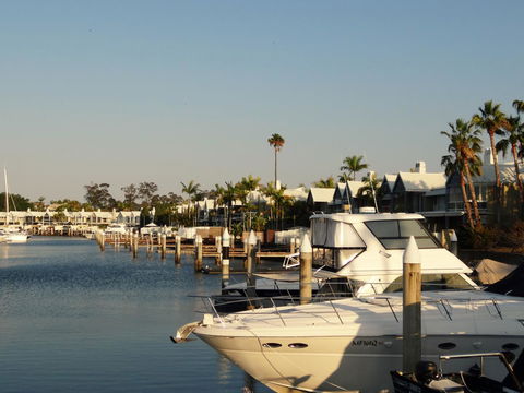 Waterfront Resort Villa With Buggy - Sydneys Hotel 28