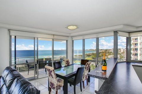 Catalina Resort - Sydneys Hotel 2