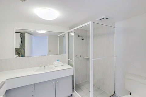 Catalina Resort - Sydneys Hotel 3