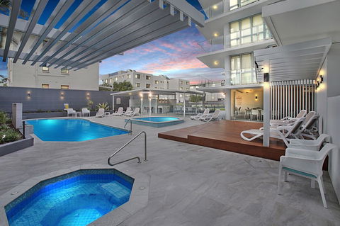 Catalina Resort - Sydneys Hotel 0